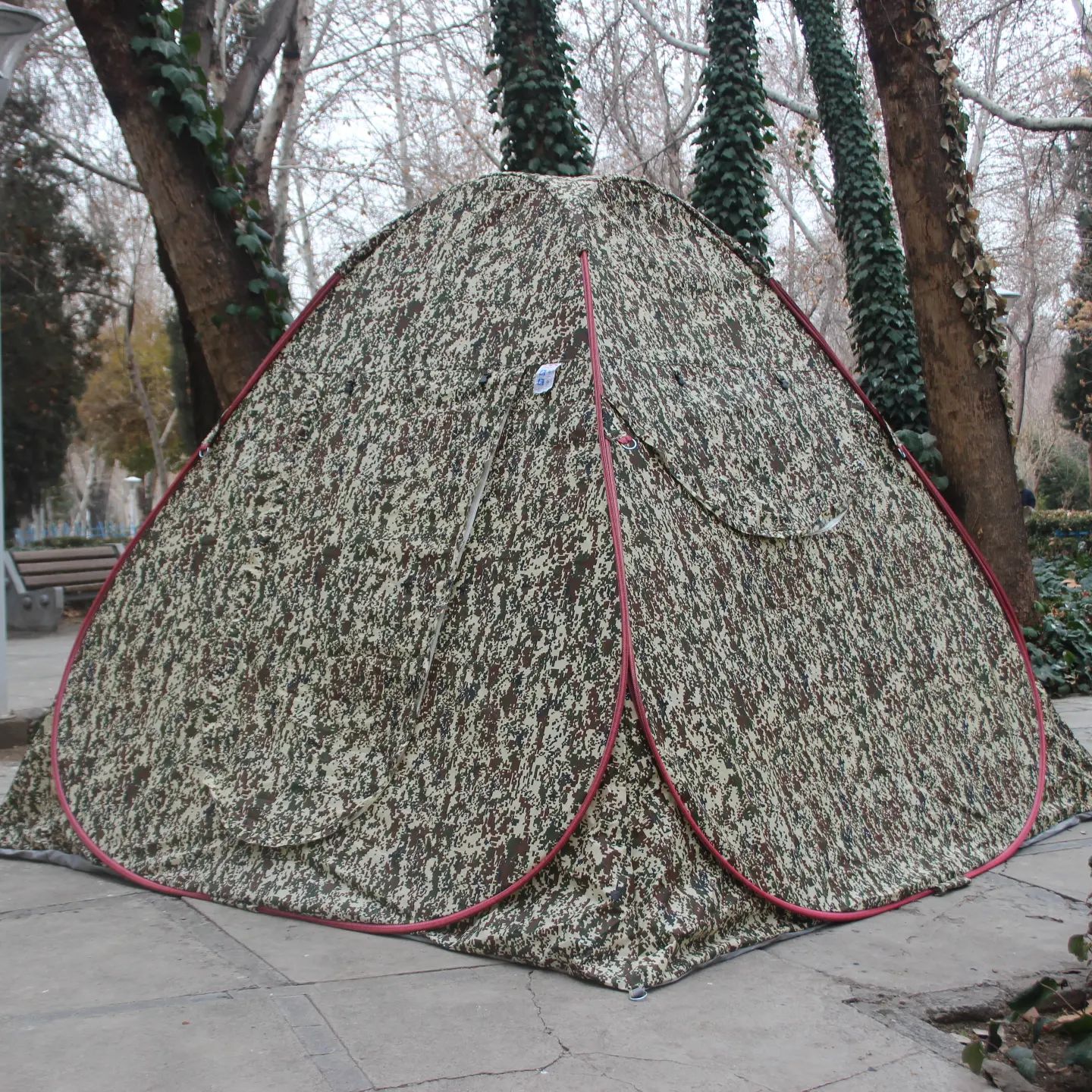 نمونه استتار یا طرحدار در این نمونه چادر پارچه کاملا 8 نفره