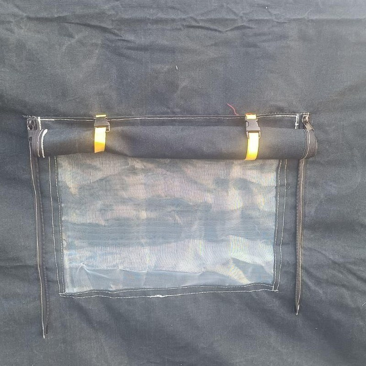 چادر مسافرتی خیمه 2 در 3 جنس برزنتی همراه با جای لوله بخاری