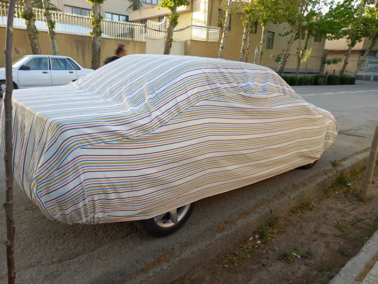 چادر ماشین نخی پشت کرکی مخصوص جنسیس سدان (داخل پنبه ای، ضد خش و مقاوم به آفتاب)(زمینه سفید)