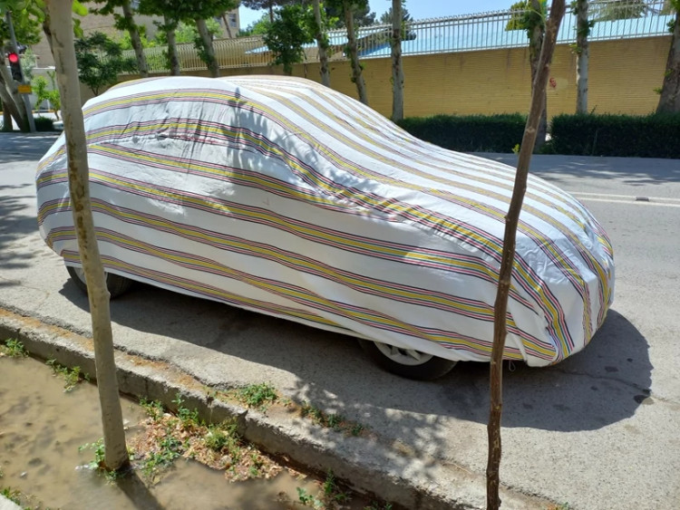 چادر ماشین نخی پشت کرکی مخصوص رنو مگان (داخل پنبه ای، ضد خش و مقاوم به آفتاب)(زمینه سفید)